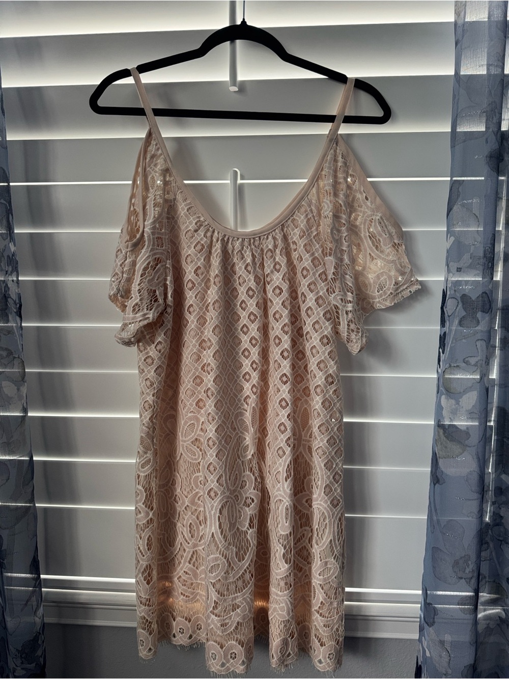 VENUS Blush Lace Cold-Shoulder Mini Dress - Picture 6 of 7